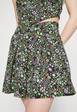 Noisy May Petite Nmrue Skater Skirt - Minirok - Black 11 Noisy May Petite Nmrue Skater Skirt - Minirok - Black -ESPRIT Winkel 049effc5a1834aacaec7c9189fe08cc3 scaled