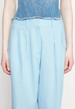 DKNY Pleated Trouser - Broek - Frosting Blue 13 DKNY Pleated Trouser - Broek - Frosting Blue -ESPRIT Winkel 0750ebfcb02f487d8e630c5ae4ab017d scaled