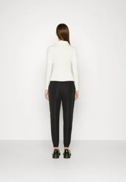 Noisy May Nmremi Wide Fit Joggers - Broek - Black -ESPRIT Winkel 1368409b2ad743b7a48d9193261ed226 scaled