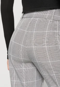 Vero Moda Vmbailey Tap Paberbag Belt Pant - Broek - Light Grey Melange -ESPRIT Winkel 2d1ec9303c974a5c8b4e9ec609836a8b scaled