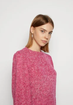 ONLY Onlhenni- Trui - Festival Fuchsia -ESPRIT Winkel 2ec395efee9441d8893b9dadb64eb90d scaled