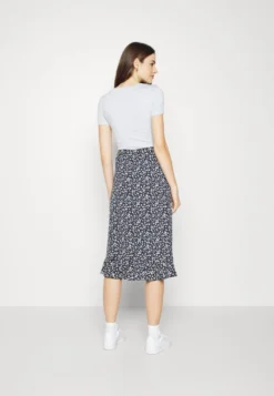 ONLY MATERNITY Olmcarly Flounce Long Skirt - Maxirok - Night Sky/Cloud Dancer 8 ONLY MATERNITY Olmcarly Flounce Long Skirt - Maxirok - Night Sky/Cloud Dancer -ESPRIT Winkel 35991413dc0f4282b337279f111dca4e scaled