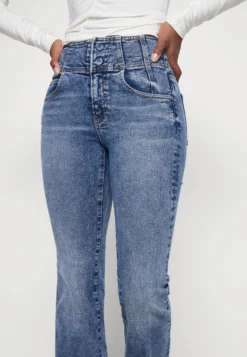 MISS SIXTY Bootcut Jeans - Middle Blue 9 MISS SIXTY Bootcut Jeans - Middle Blue -ESPRIT Winkel 3644ac5419954658aa63c700d7194171 scaled