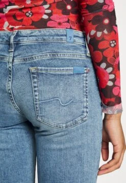 7 For All Mankind Pyper Slim Illusion Brightness - Slim Fit Jeans - Light Blue 9 7 For All Mankind Pyper Slim Illusion Brightness - Slim Fit Jeans - Light Blue -ESPRIT Winkel 36ea7288ff7843fab1113a80dcf50691