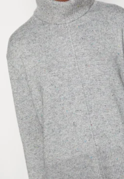 OPUS Pabomo - Trui - Hazy Fog -ESPRIT Winkel 394e036d8e2247b494749a951d825643 scaled