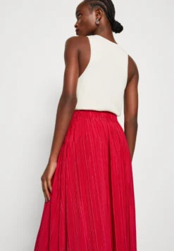 SAMSØE SAMSØE Uma Skirt - Plooirok - Cerise -ESPRIT Winkel 4f65bb50c0f64875b9d2a0dfa48458e6 scaled