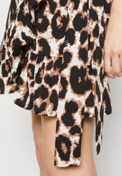 ONLY Onlolivia Wrap Skirt - Wikkelrok - Cloud Dancer -ESPRIT Winkel 5620f38a313b42c5b84d7fb633d9dde8 scaled