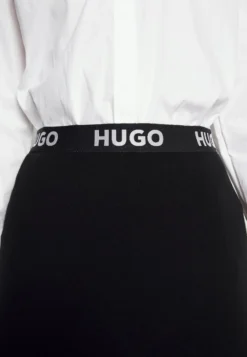 Hugo Sumeryna - Minirok - Black -ESPRIT Winkel 5d132d3953754d1394514b8249f949f0 scaled