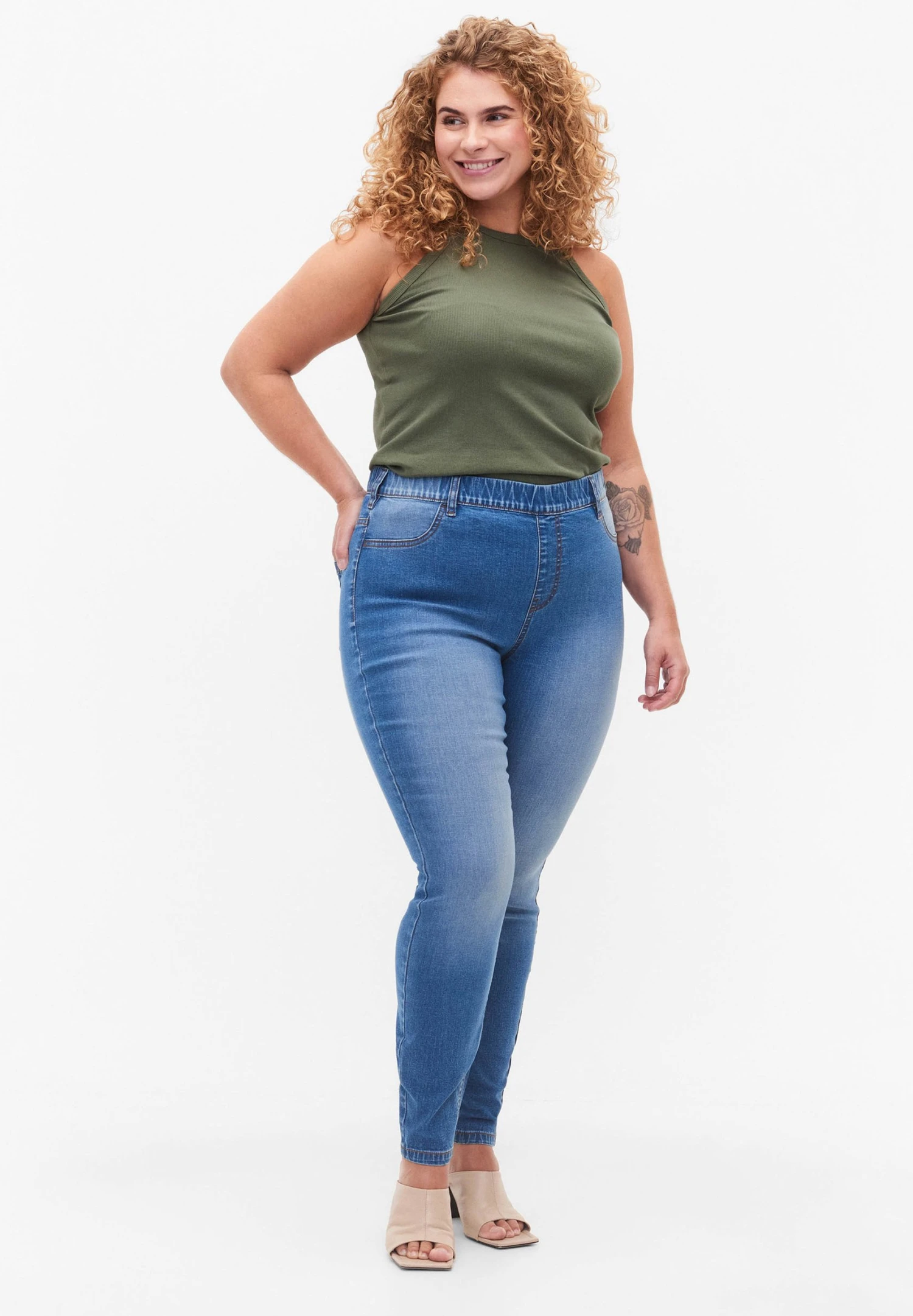 Zizzi With Back Pockets - Jeggings - Blue Denim 1 Zizzi With Back Pockets - Jeggings - Blue Denim