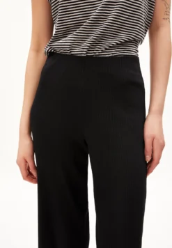 Armedangels Niaan Niaan - Broek - Black -ESPRIT Winkel 8789ff675c91447d97ae5f5ae9a91aca scaled