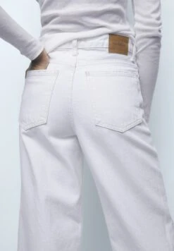 PULL & BEAR Basic- Flared Jeans - Off White -ESPRIT Winkel 8ef788911765492bb03d63e7dcbc6e05