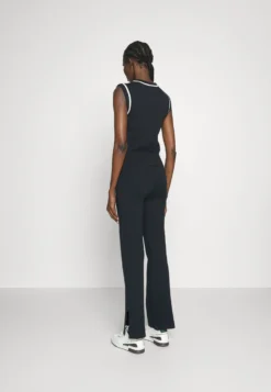 CLAUDIE PIERLOT Broek - Marine -ESPRIT Winkel 910bedb38906421ca83a44a7bcb9ec26 scaled