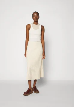 By Malene Birger Idris - A-Lijn Rok - Soft White -ESPRIT Winkel 9b508891282f42c4b1edb3b35d38a363 scaled