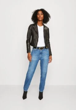 Nieuwe Producten -ESPRIT Winkel a3dd7720849a432fae85c9de27a51540