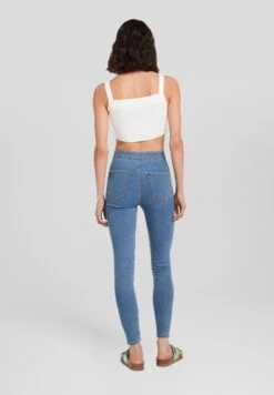 BERSHKA Super High Waist- Slim Fit Jeans - Light Blue Denim -ESPRIT Winkel a7ad17b3373e484485446585117922b6
