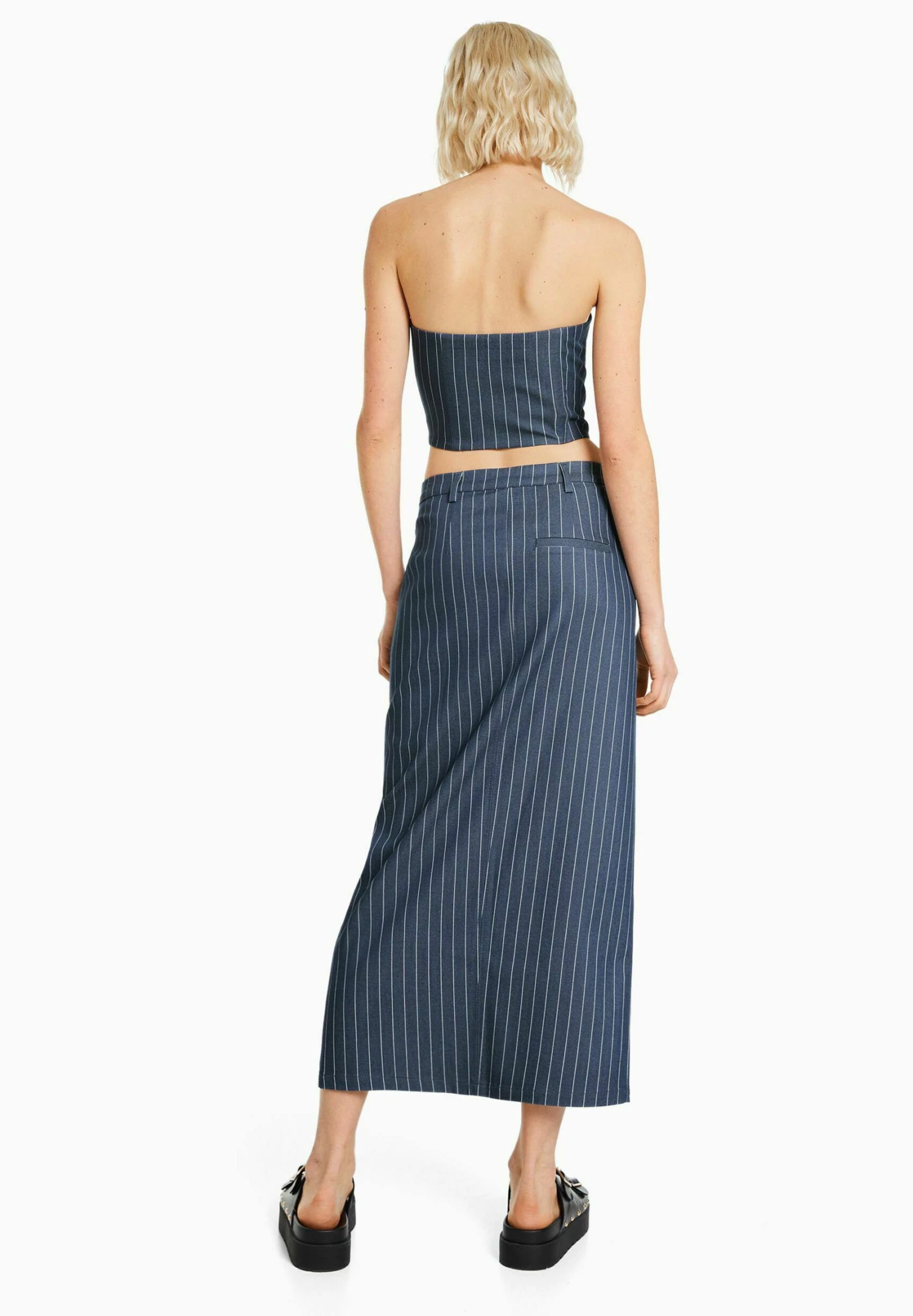 BERSHKA Tailored-Fit- Jeansrok - Dark Blue 3 BERSHKA Tailored-Fit- Jeansrok - Dark Blue - Afbeelding 3