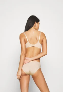 Chantelle Essentiall - T-Shirt Bh - Beige Doré -ESPRIT Winkel bfddb4972b0340d285b81beba81c5d09 scaled