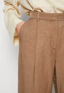 SAMSØE SAMSØE Agneta Trousers - Broek - Dark Elmwood -ESPRIT Winkel c8646d026fd3413394be1853d524236e scaled