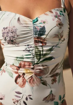 Next Bandeau Tummy Control Standard - Badpak - White Floral 9 Next Bandeau Tummy Control Standard - Badpak - White Floral -ESPRIT Winkel cc88e8d101a84bf3ab5e6aacb78ec118 scaled