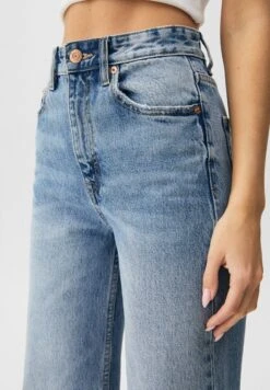 PULL & BEAR Straight Leg Jeans - Blue Denim -ESPRIT Winkel d23c3f2e38e94a30ac0c0cbb6df5a588