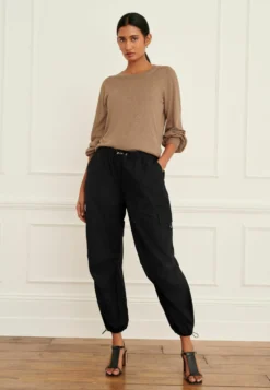 Next Crew Neck - Trui - Camel Brown -ESPRIT Winkel e1354bcee00e4a5db0195e0aff482c28 scaled