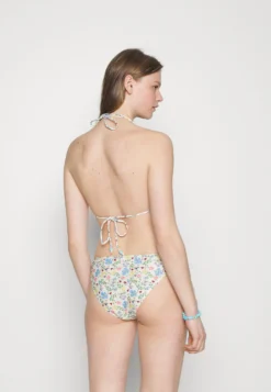 Becksöndergaard Ireni Bibi Bikini Briefs - Bikinibroekje - Multi Coloured 7 Becksöndergaard Ireni Bibi Bikini Briefs - Bikinibroekje - Multi Coloured -ESPRIT Winkel e1d280f4d8bf4e81b654e5f34b0603d9 scaled