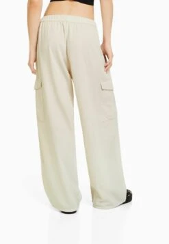 BERSHKA Wide Balloon Fit - Flared Jeans - Beige 8 BERSHKA Wide Balloon Fit - Flared Jeans - Beige -ESPRIT Winkel e491e48d51e24393bfabd038cdeb69a8