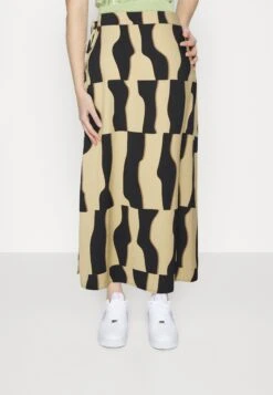 Minimum Yona - Wikkelrok - Safari