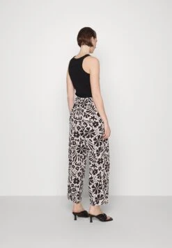 Faithfull The Brand Pallenberg Pants - Broek - Schwarz 8 Faithfull The Brand Pallenberg Pants - Broek - Schwarz -ESPRIT Winkel f0ffe8b3857f4d358e3b4237714bea9d
