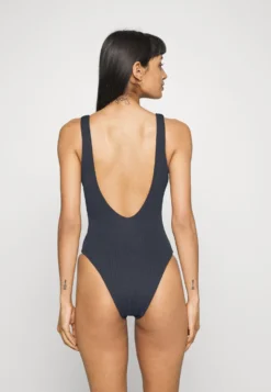 Seafolly Slice Of Splice Deep V Neck One Piece - Badpak - White -ESPRIT Winkel f712264119b34044b7f6ea2a00e69fff scaled