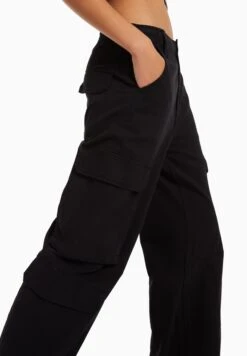 BERSHKA Multipocket05112019 - Cargobroek - Black -ESPRIT Winkel fc675c17081e4cc5a2569e801801d57e
