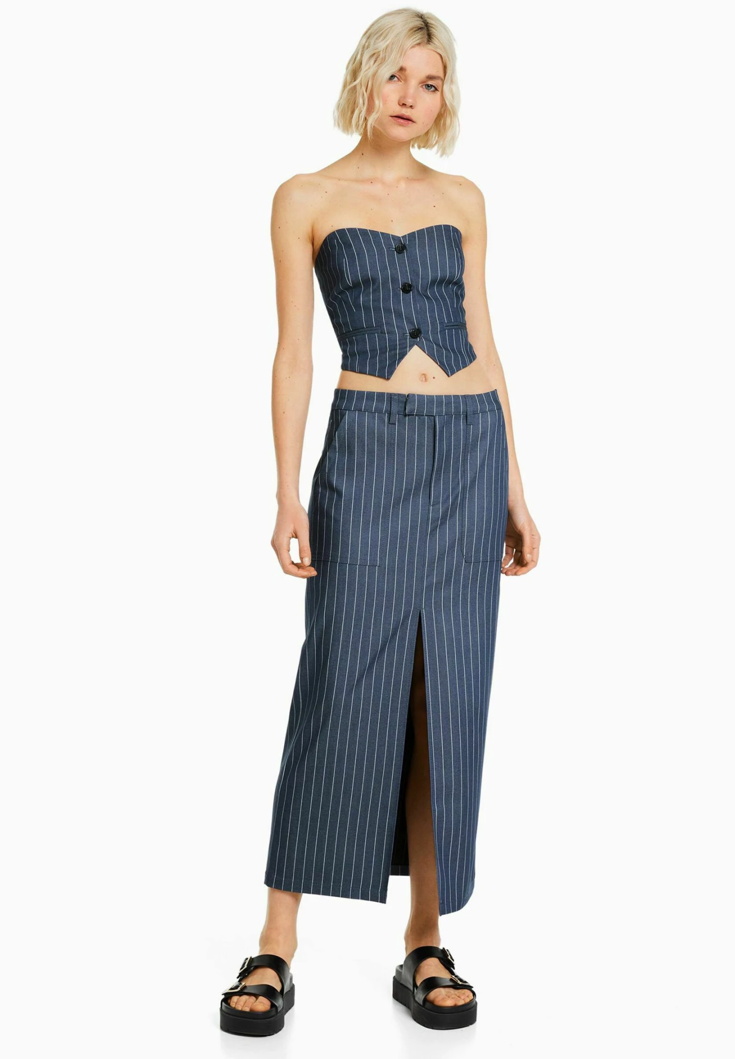 BERSHKA Tailored-Fit- Jeansrok - Dark Blue 2 BERSHKA Tailored-Fit- Jeansrok - Dark Blue - Afbeelding 2