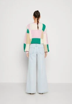 GOOD AMERICAN Good Waist Palazzo - Flared Jeans - Light Blue Denim -ESPRIT Winkel fea4f18d3b9a4cbcb7a63a98ac961b9f